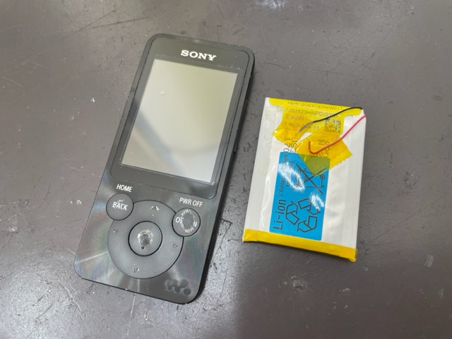 ☆WALKMAN NW-S13バッテリー交換修理【大阪府豊中市服部本町付近